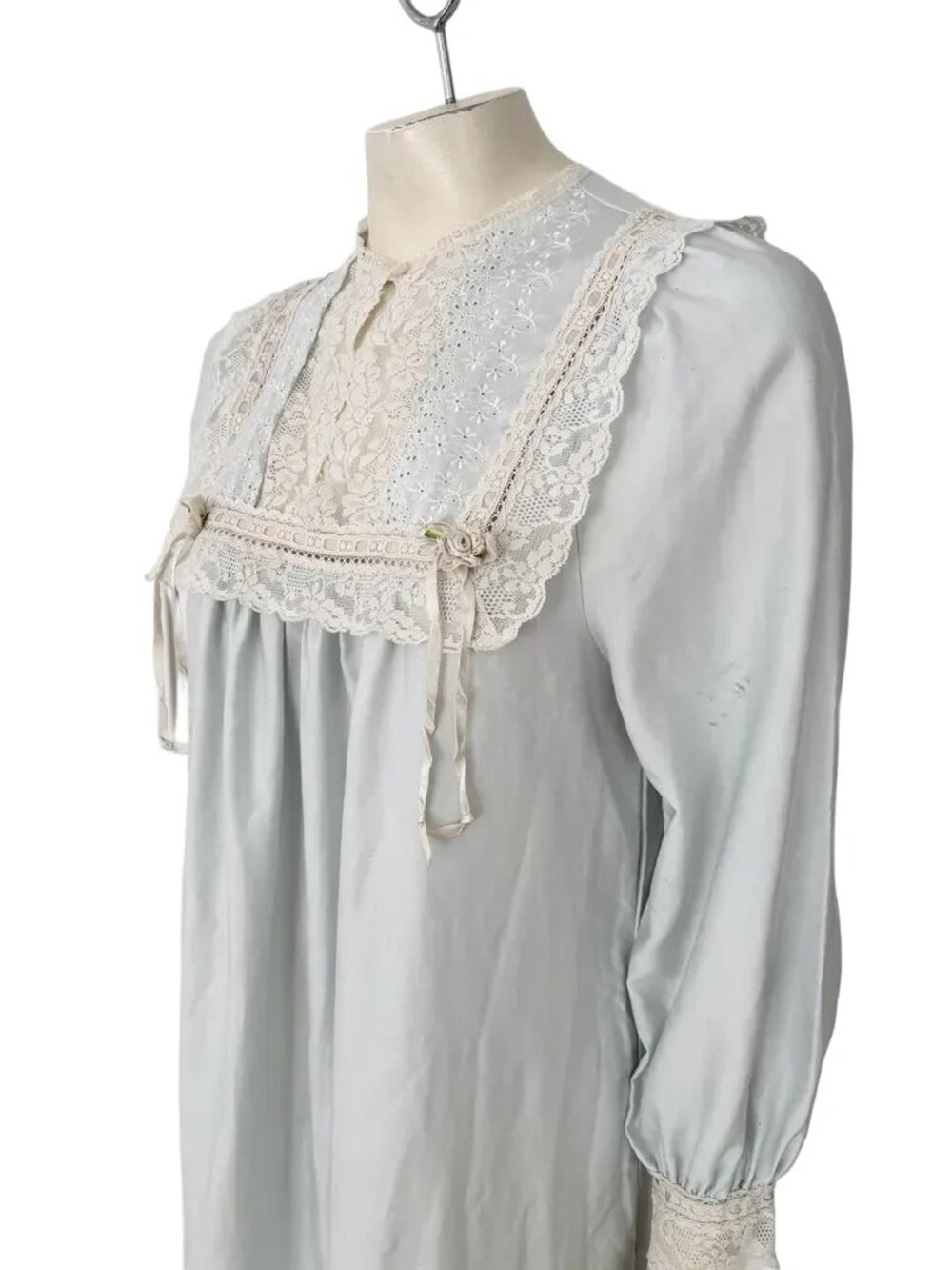 VTG 70s CHRISTIAN DIOR Lace Rosette Nightgown in Baby Blue  SZ M - Picture 4 of 14